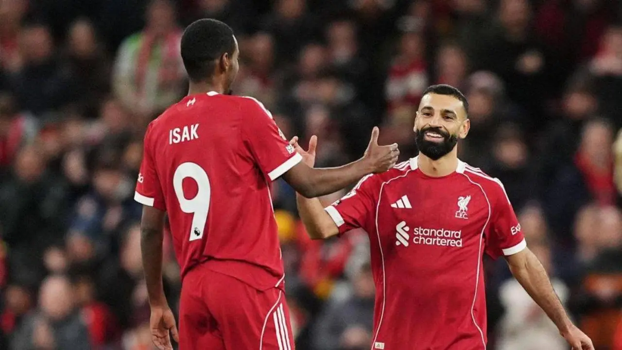 ليفربول أمام مانشستر سيتي.. موقف محمد صلاح وموعد ظهور إيزاك